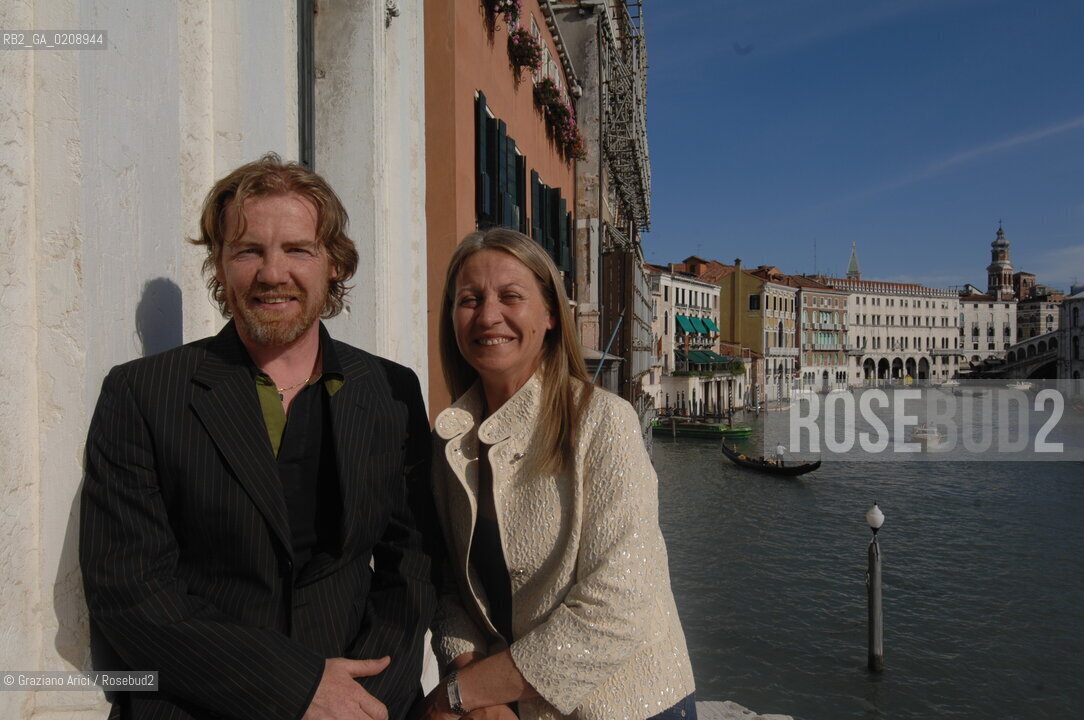 VENICE 11/5/08 - OPENING OF THE CLAUDIO BUZIOL FOUNDATION IN PALAZZO MANGILLI-VALMARANA: THE ARTISTIC CURATOR RENZO DI RENZO AND THE PRESIDENT PAOLA DAMETTO BUZIOL  ©Graziano Arici/Rosebud2 REPLAY MODA ARTE