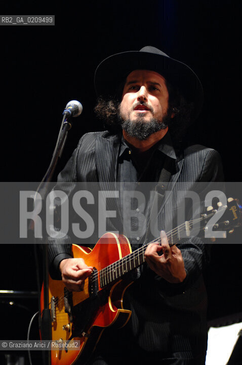 VENICE 22/07/08 THE MUSICIAN VINICIO CAPOSSELA IN CONCERT IN ST.MARKSS SQUARE ©Graziano Arici/Rosebud2 CONCERTO MUSICA POP ROCK FOLK