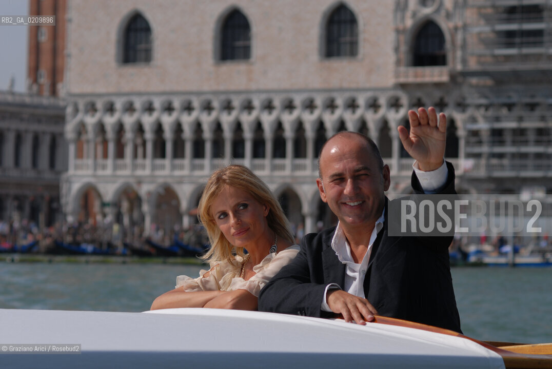 VENICE, 29.08.08. 65th VENICE INTERNATIONAL FILM FESTIVAL. FILM  UN GIORNO PERFETTO , THE DIRECTOR FERZAN OZPETEK AND THE ACTRESS ISABELLA FERRARI © MARTABUSO/ARICI/GRAZIANERI