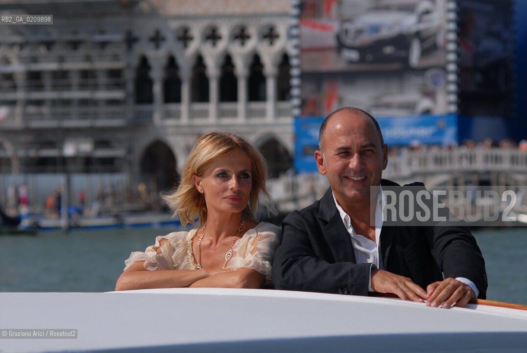 VENICE, 29.08.08. 65th VENICE INTERNATIONAL FILM FESTIVAL. FILM  UN GIORNO PERFETTO , THE DIRECTOR FERZAN OZPETEK AND THE ACTRESS ISABELLA FERRARI © MARTABUSO/ARICI/GRAZIANERI
