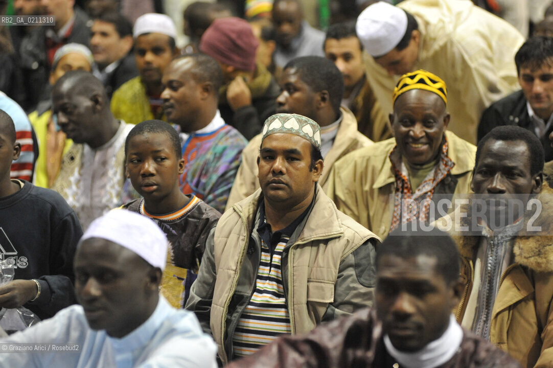 VENICE 30 SEPTEMBER 2008 THE HOLIDAY FOR THE END OF RAMADAM IN VILLORBA BASKET STADIUM OF BENETTON - PALAVERDE  ©Graziano Arici/Rosebud2 ISLAM MUSSULMANI EXTRACOMUNITARI RELIGIONE