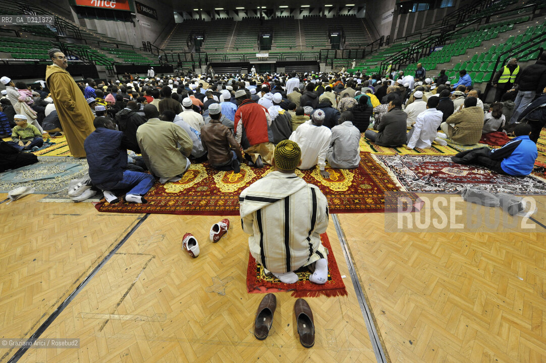 VENICE 30 SEPTEMBER 2008 THE HOLIDAY FOR THE END OF RAMADAM IN VILLORBA BASKET STADIUM OF BENETTON - PALAVERDE  ©Graziano Arici/Rosebud2 ISLAM MUSSULMANI EXTRACOMUNITARI RELIGIONE