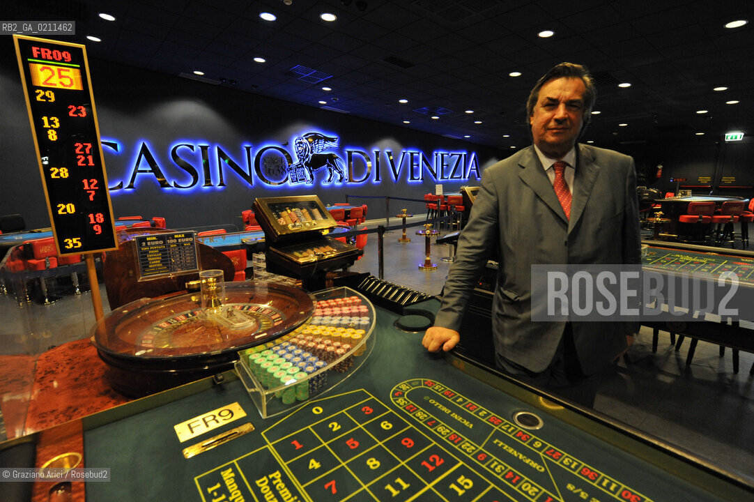 VENEZIA 16 OTTOBRE 2008 - IL PRESIDENTE DELLA CASINO DI VENEZIA MAURO PIZZIGATTI - LA SALA DELLE ROULETTE DEL CASINO DI VENEZIA A CA NOGHERA ©Graziano Arici/Rosebud2 GIOCO SLOT MACHINES