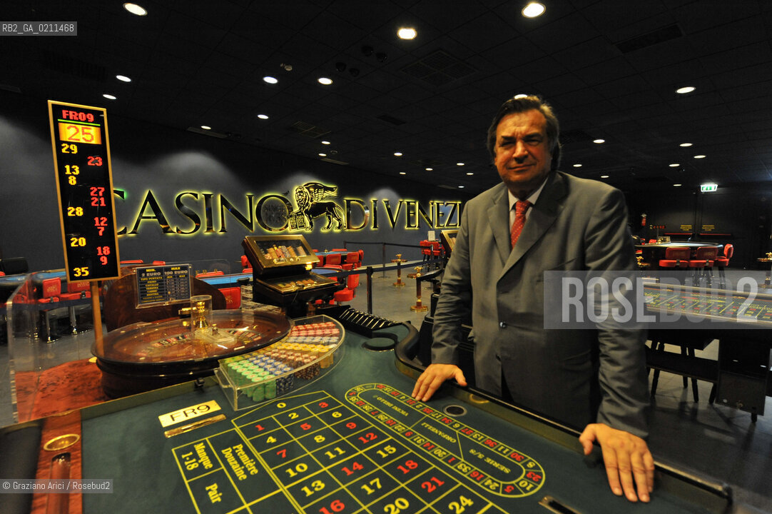 VENEZIA 16 OTTOBRE 2008 - IL PRESIDENTE DELLA CASINO DI VENEZIA MAURO PIZZIGATTI - LA SALA DELLE ROULETTE DEL CASINO DI VENEZIA A CA NOGHERA ©Graziano Arici/Rosebud2 GIOCO SLOT MACHINES