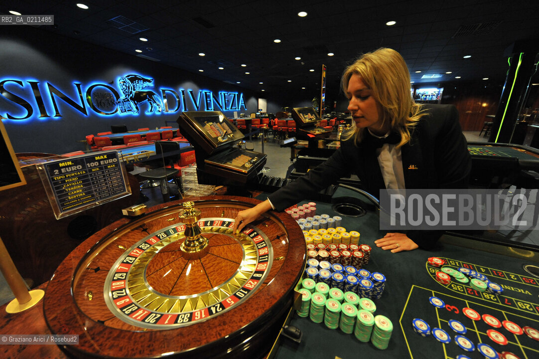 VENEZIA 16 OTTOBRE 2008 - - LA SALA DELLE ROULETTE DEL CASINO DI VENEZIA A CA NOGHERA ©Graziano Arici/Rosebud2 GIOCO SLOT MACHINES