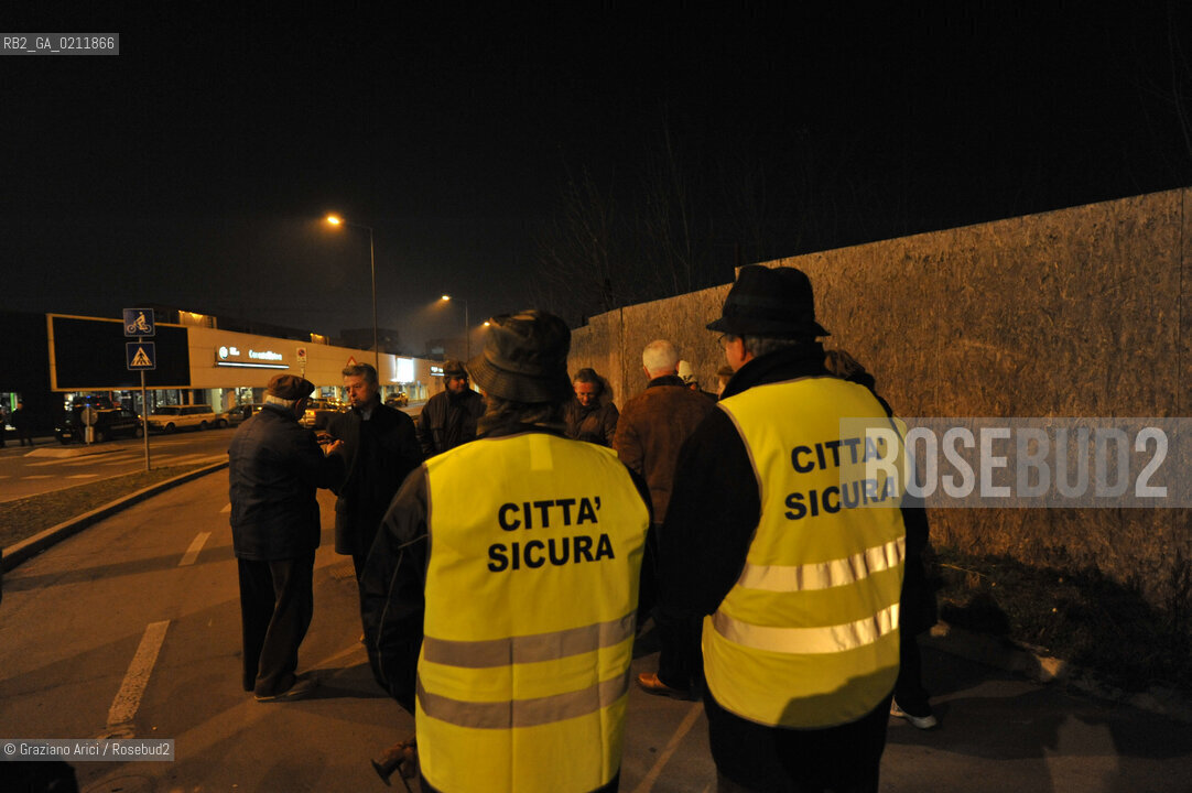 PADUA 27/02/09 : PATROLS OF CITIZENS COMMITEES AGAINST THE CRIME IN THE NIGHT STREETS ©Graziano Arici/Rosebud2 RONDA A PADOVA