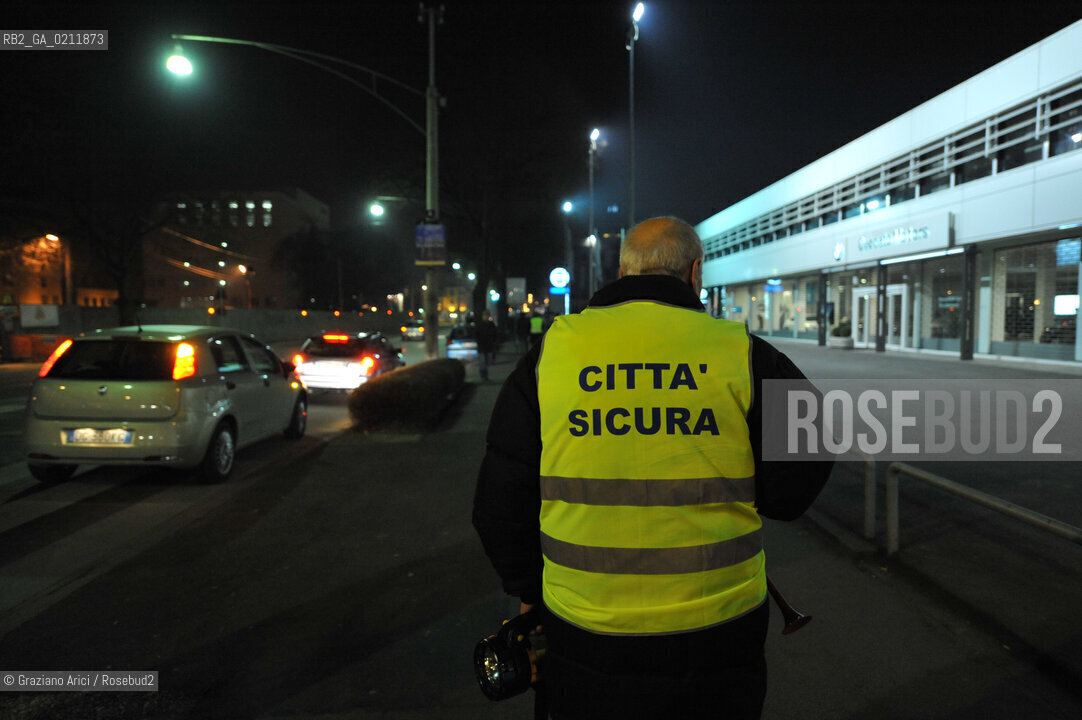 PADUA 27/02/09 : PATROLS OF CITIZENS COMMITEES AGAINST THE CRIME IN THE NIGHT STREETS ©Graziano Arici/Rosebud2 RONDA A PADOVA