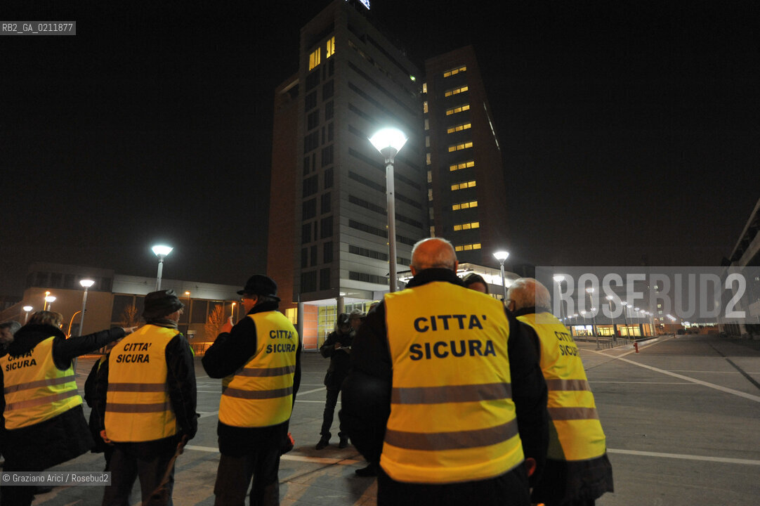 PADUA 27/02/09 : PATROLS OF CITIZENS COMMITEES AGAINST THE CRIME IN THE NIGHT STREETS ©Graziano Arici/Rosebud2 RONDA A PADOVA