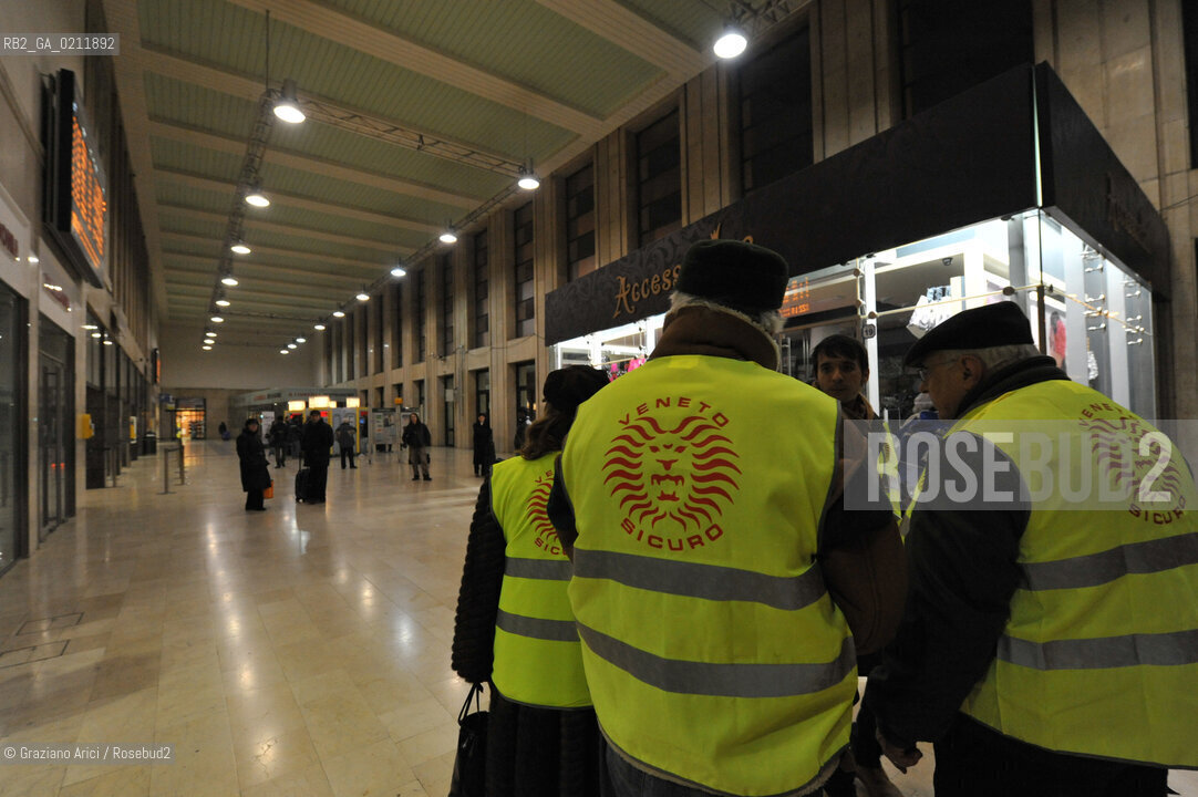 PADUA 27/02/09 : PATROLS OF LEGA PARTY AGAINST THE CRIME IN THE TRAIN STATION ©Graziano Arici/Rosebud2 RONDA A PADOVA