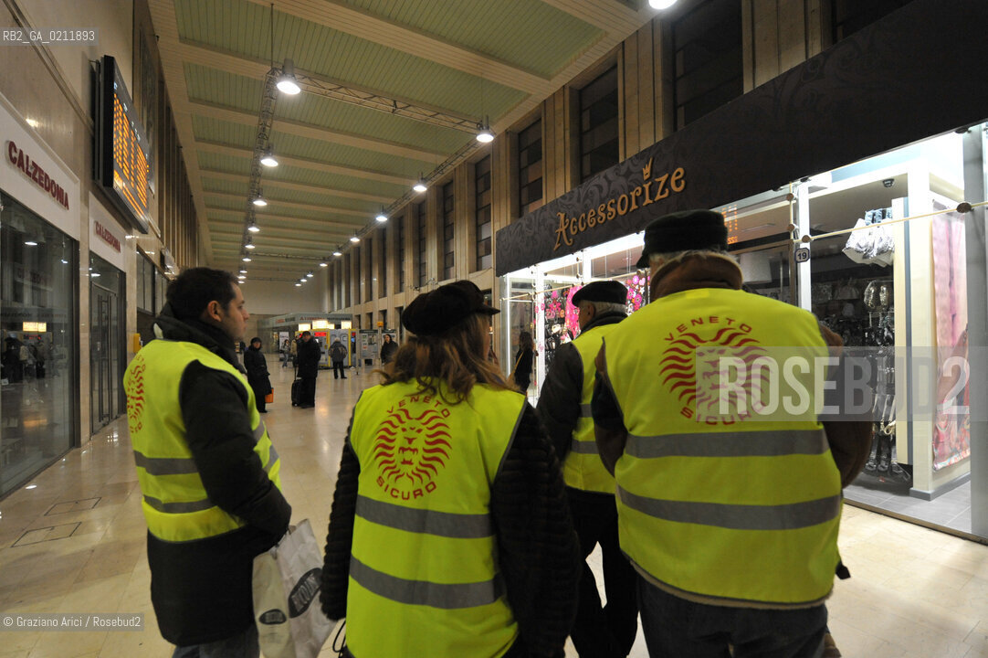 PADUA 27/02/09 : PATROLS OF LEGA PARTY AGAINST THE CRIME IN THE TRAIN STATION ©Graziano Arici/Rosebud2 RONDA A PADOVA