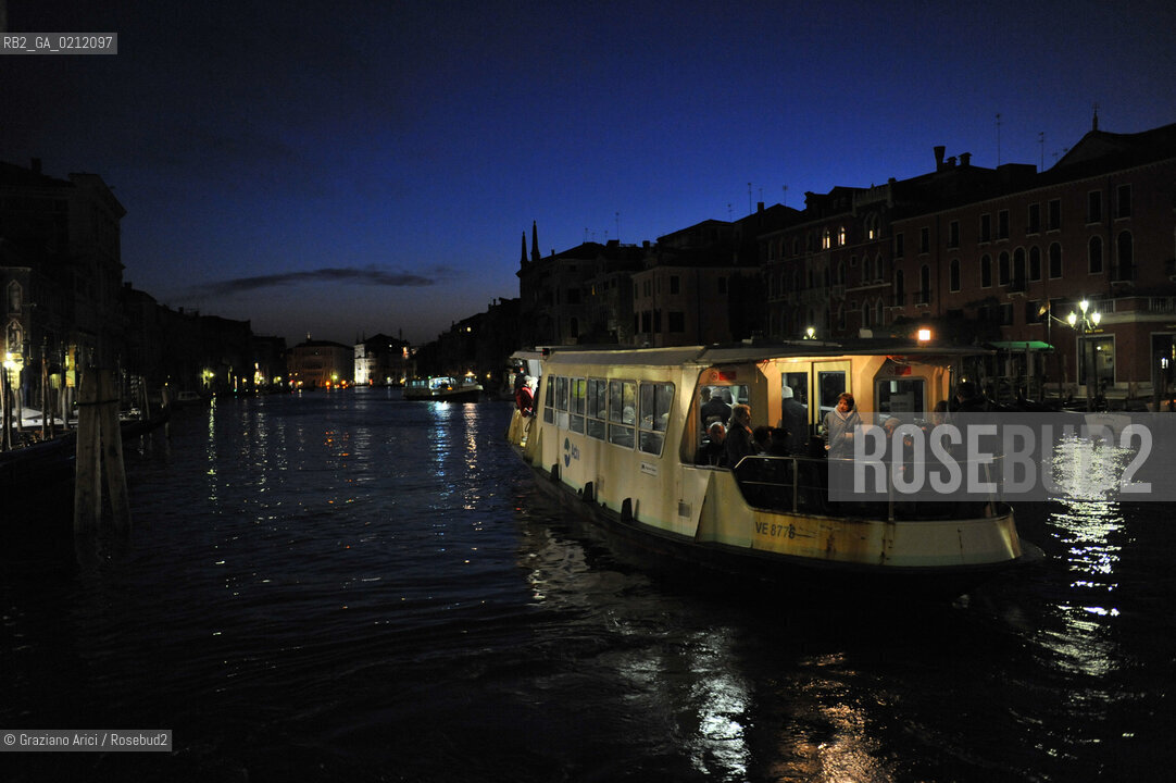 VENEZIA OTTOBRE 2008 - NIGHT IN GRAND CANAL NOTTURNO IN CANAL GRANDE ©Graziano Arici/Rosebud2