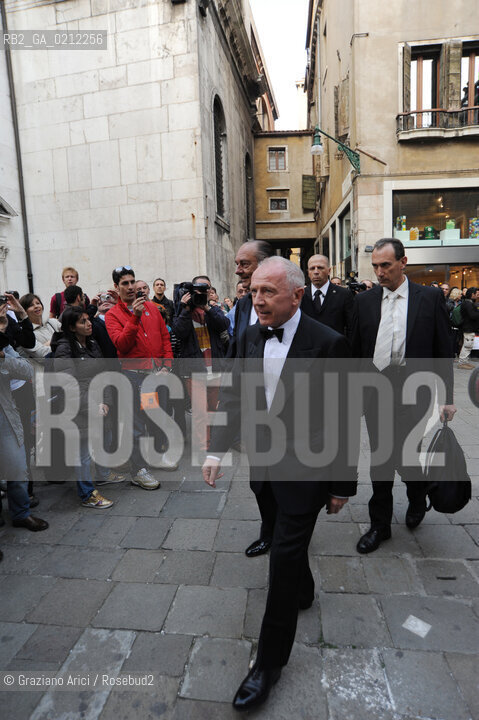 VENICE, 25.04.2009. SECOND WEDDING FOR THE ACTRESS SALMA HAYEK WITH THE FRENCH BUSINESSMAN FRANCOIS-HENRI PINAULT IN VENICE AT THE TEATRO LA FENICE: THE ARRIVE OF THE FRANCOIS PINAULT WITH JAQUES CHIRAC © MARTABUSO/ARICI/GRAZIANERI