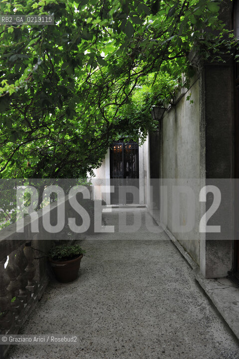 VENICE 21/06/09 - THE FASHION DESIGNER PIERRE CARDIN IN HIS PALACE IN VENICE CA BRAGADIN  : THE PALACE IN THE 18TH CENTURY WAS THE PALACE WHERE LIVED THE WELL KNOWN LIBERTINE GIACOMO CASANOVA  ©Graziano Arici/Rosebud2 MODA STILISTA