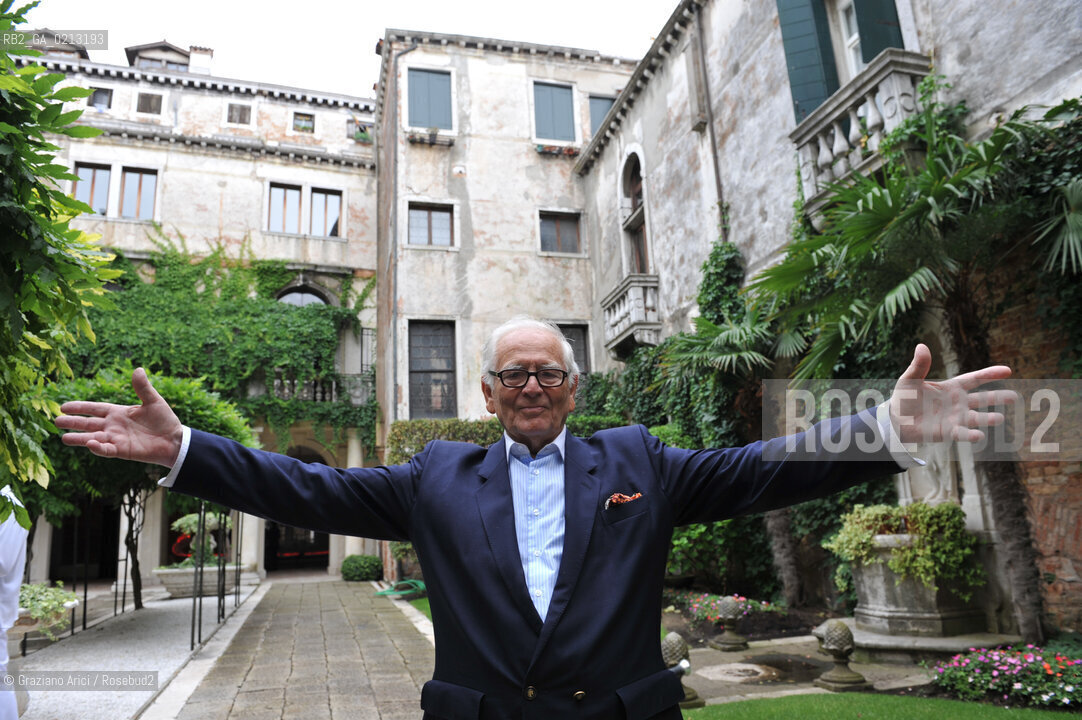 VENICE 21/06/09 - THE FASHION DESIGNER PIERRE CARDIN IN HIS PALACE IN VENICE CA BRAGADIN  : THE PALACE IN THE 18TH CENTURY WAS THE PALACE WHERE LIVED THE WELL KNOWN LIBERTINE GIACOMO CASANOVA  ©Graziano Arici/Rosebud2 MODA STILISTA
