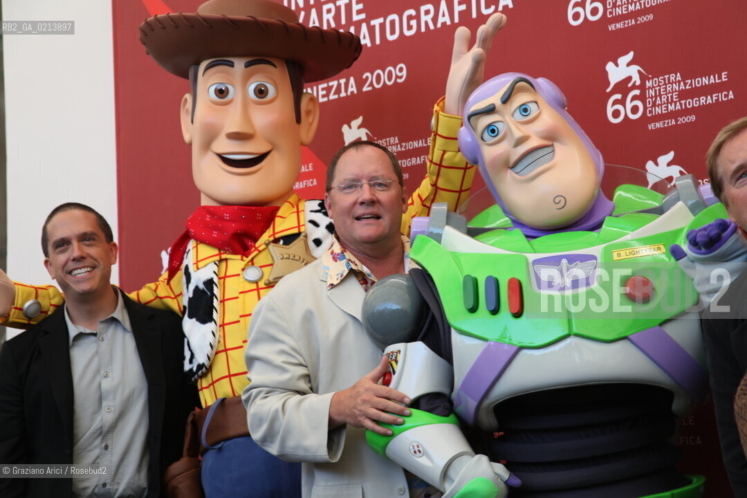 Italy, Venice - September 06th, 2009.66th VENICE INTERNATIONAL FILM FESTIVAL - FILM: GOLDEN LION FOR LIFETIME ACHIEVEMENT TO JOHN LASSETER AND THE PIXAR DIRECTORS. JOHN LASSETER WITH THE DIRECTORS BRAD BIRD, PETE DOCTER, LEE UNKRICH, BRAD BIRD, ANDREW STANTON AT THE PHOTOCALL AFTER THE PRESS CONFERENCE