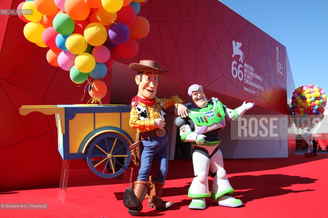 Italy, Venice - September 06th, 2009.66th VENICE INTERNATIONAL FILM FESTIVAL - GOLDEN LION FOR LIFETIME ACHIEVEMENT TO JOHN LASSETER AND THE PIXAR DIRECTORS. DISNEY CHARACTERS AT THE PREMIERE.