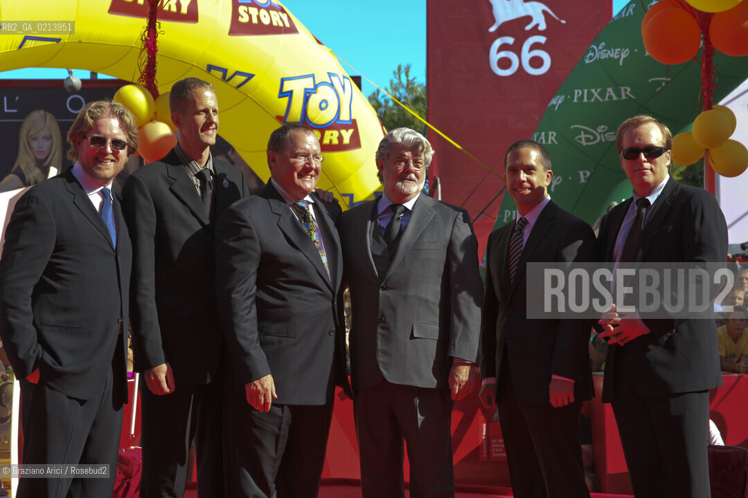 Italy, Venice - September 06th, 2009.66th VENICE INTERNATIONAL FILM FESTIVAL - GOLDEN LION FOR LIFETIME ACHIEVEMENT TO JOHN LASSETER AND THE PIXAR DIRECTORS. THE PIXAR DIRECTORS WITH JOHN LASSETER AND GEORGE LUCAS AT THE RED CARPET OF THE PREMIERE