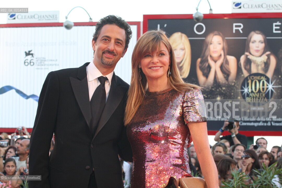 Italy, Venice - September 8th, 2009 .66th VENICE INTERNATIONAL FILM FESTIVAL - RED CARPET FILM: THE MEN WHO STARE AT GOATS. THE DIRECTOR GRANT HESLOV WITH HIS WIFE ATTEND THE PREMIERE. ©Graziano Arici/Rosebud2