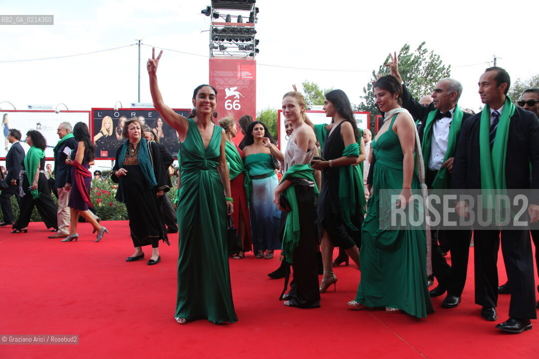 Italy, Venice - September 09th, 2009.66th VENICE INTERNATIONAL FILM FESTIVAL - RED CARPET FILM: ZANAN BEDOONE MARDAN (WOMEN WITHOUT MEN). THE DIRECTOR SHIRIN NESHAT  WITH THE CAST.