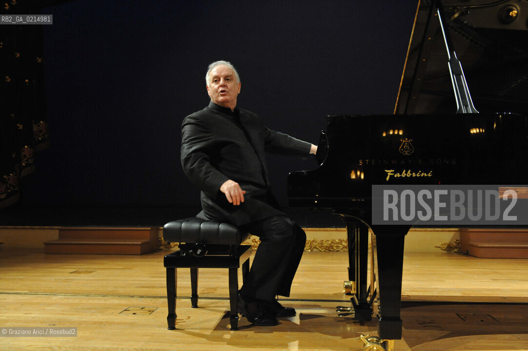 Venice - december, 12th 2009 - The conductor and pianist Daniel Barenboim in concert in the Gran Teaatro La Fenice of Venice and where receives the Prize A life in the Music ©Graziano Arici/Rosebud2