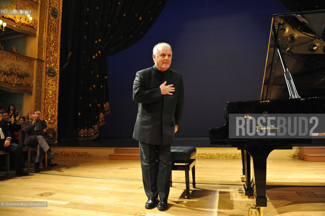 Venice - december, 12th 2009 - The conductor and pianist Daniel Barenboim in concert in the Gran Teaatro La Fenice of Venice and where receives the Prize A life in the Music ©Graziano Arici/Rosebud2