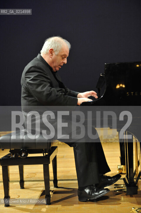 Venice - december, 12th 2009 - The conductor and pianist Daniel Barenboim in concert in the Gran Teaatro La Fenice of Venice and where receives the Prize A life in the Music ©Graziano Arici/Rosebud2