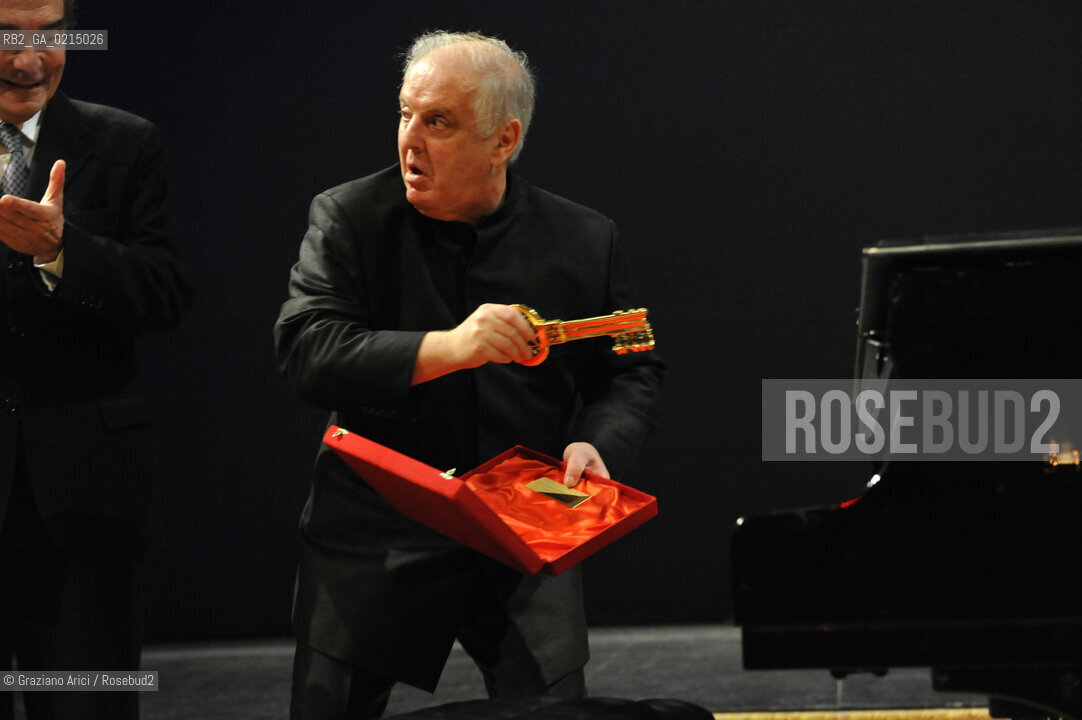 Venice - december, 12th 2009 - The conductor and pianist Daniel Barenboim in concert in the Gran Teaatro La Fenice of Venice and where receives the Prize A life in the Music ©Graziano Arici/Rosebud2