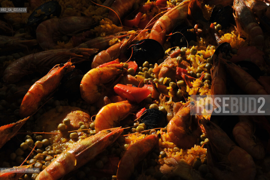 Arles (France - Provence - Provenza) 8/09 - Saturday Market in Arles  ©Graziano Arici/Rosebud2 geo mercato frutta verdura oliva