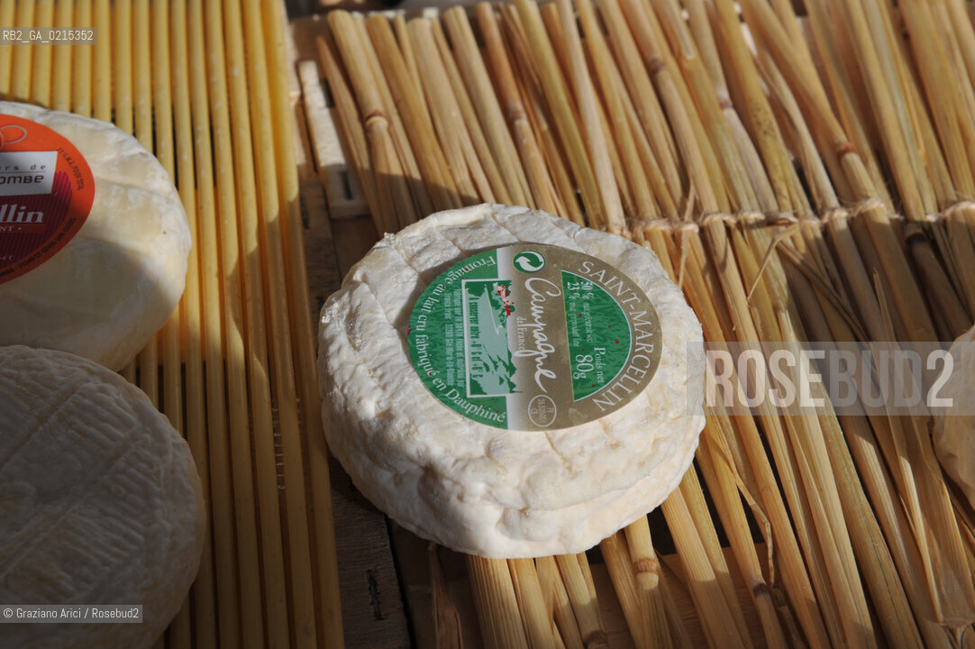 Arles (France - Provence - Provenza) 8/09 - market  cheese ©Graziano Arici/Rosebud2 geo formaggio gastronomia