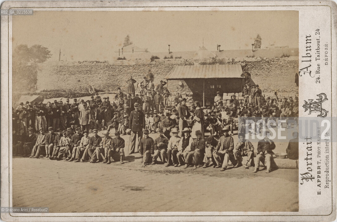 -PARIGI, SENZA INDICAZIONE DAUTORE, , 1871. STAMPA ALLALBUMINA INCOLLATA SU CARTONE, CM 16,4X10,7 ©ARCHIVIO Graziano Arici/Rosebud2    COMUNE DI PARIGI, FOTOANTICHE.-PARIS, NO AUTHORS INDICATION, 1871. ALBUMEN PHOTOGRAPH MOUNTED ON CARDBOARD, CM 16,4X10,7  ©Graziano Arici / rosebud2