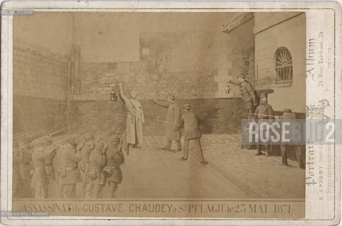 -PARIGI, COMUNE DI PARIGI -EUGENE APPERT, ASSASSINIO DI GUSTAVE CHAUDEY A ST. PELAGIE IL 23 MAGGIO DEL 1871,  STAMPA ALLALBUMINA INCOLLATA SU CARTONE, CARTE DE VISITE, CM 16,3X10,6  ©ARCHIVIO Graziano Arici/Rosebud2  FOTOMONTAGGIO, ASSASSINIO, COMUNE DI PARIGI FOTOANTICHE.-PARIS, PARIS COMMUNE - EUGENE APPERT, MURDER OF GUSTAVE CHAUDEY IN ST. PELAGIE  23 MAY 1871, ALBUMEN PHOTOGRAPH MOUNTED ON CARDBOARD, CARTE DE VISITE, CM 16,3X10,6, PHOTOMONTAGE ©Graziano Arici / rosebud2