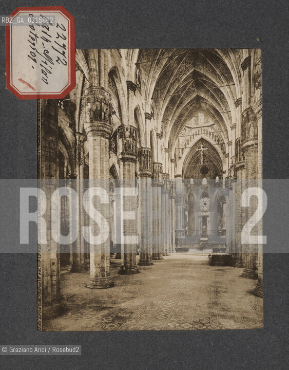-MILANO, INTERNO DEL DUOMO, SENZA DATA. STAMPA ALLALBUMINA INCOLLATA SU CARTONCINO, CM 11,3X9 ©ARCHIVIO Graziano Arici/Rosebud2  , FOTOANTICHE.-MILAN, INSIDE THE CATHEDRAL, UNDATED. ALBUMEN PHOTOGRAPH MOUNTED ON CARDBOARD, CM 11,3X9 ©Graziano Arici / rosebud2