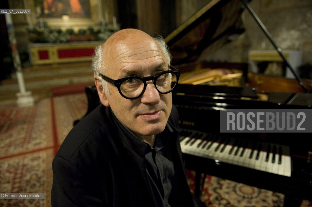 Venice 13/5/10 - The composer and pianist Michael Nyman in concert in Frari Church in Venice, in front of the well-known Tizianòs painting Assunta musica pianista ©Graziano Arici/Rosebud2