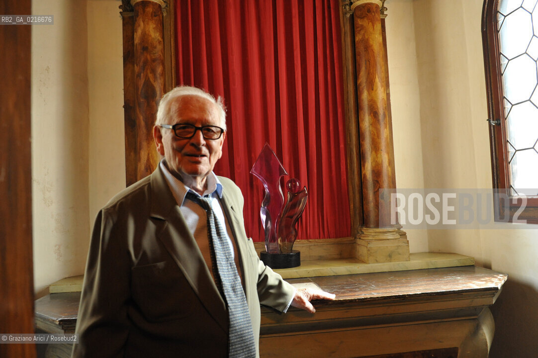 Venice 2/7/10 - the fashion designer Pierre Cardin open his Palace in Venice to present his Musical Casanova in World Premiere in Venice. His Palace, Cà Bragadin, was the House of Giacomo Casanova: Pier Cardin in the Chapel of the Palace, on the Altar a Venini sculpure -   stilista moda ©Graziano Arici/Rosebud2