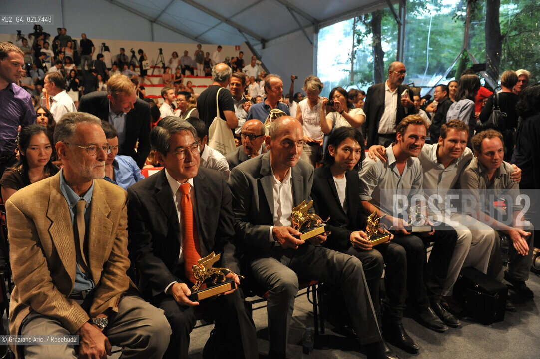 Venice 26/08/2010 -  12 Architecture Biennale: Palazzo delle Esposizioni - The architect Rem Koolhaas, La Biennale Golden Lion for Lifetime Achievement  with the other Prix of the Architecture Biennale -  Architettura architetti giardini leone oro carriera ©Graziano Arici/Rosebud2