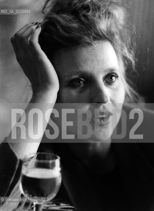 - VENICE, 1982. LATTRICE HANNA SCHYGULLA ALLA MOSTRA DEL CINEMA DI VENEZIA. ATTRICE, CINEMA, RITRATTO.-VENICE, 1982. VENICE INTERNATIONAL FILM FESTIVAL, PORTRAIT OF THE ACTRESS HANNA SCHYGULLA  ©Graziano Arici/Rosebud2