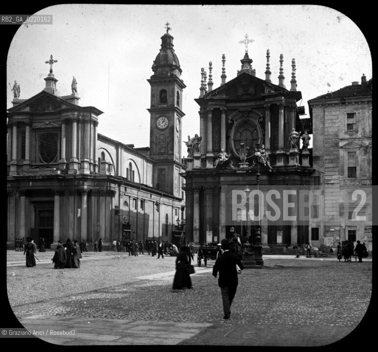 -TORINO, AUTORE WILLIAM H.RAU FOTOGRAFO PHILADELPHIA,PENNA. PIAZZA CARLO ALBERTO A TORINO,SENZA DATA. LASTRA  IN VETRO PER LANTERNA MAGICA, CM 10X8. PONTE,PIAZZA, FIUME, PO,TORINO, GEOGRAFIA. FOTOANTICHE .-TURIN, AUTHOR WILLIAM H.RAU PHOTOGRAPHER PHILADELPHIA,PENNA. CARLO ALBERTOS SQUARE IN TURIN, UNDATED. GLASS SLIDE FOR MAGIC LANTERN, CM 10X8. TURIN,SQUARE,CARLO ALBERTO © ARCHIVIO Graziano Arici/Rosebud2 
