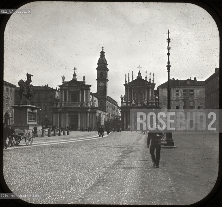 -TORINO, AUTORE WILLIAM H.RAU FOTOGRAFO PHILADELPHIA,PENNA. PIAZZA CARLO ALBERTO A TORINO,SENZA DATA. LASTRA  IN VETRO PER LANTERNA MAGICA, CM 10X8. PONTE,PIAZZA, FIUME, PO,TORINO, GEOGRAFIA. FOTOANTICHE .-TURIN, AUTHOR WILLIAM H.RAU PHOTOGRAPHER PHILADELPHIA,PENNA. CARLO ALBERTOS SQUARE IN TURIN, UNDATED. GLASS SLIDE FOR MAGIC LANTERN, CM 10X8. TURIN,SQUARE,CARLO ALBERTO © ARCHIVIO Graziano Arici/Rosebud2 