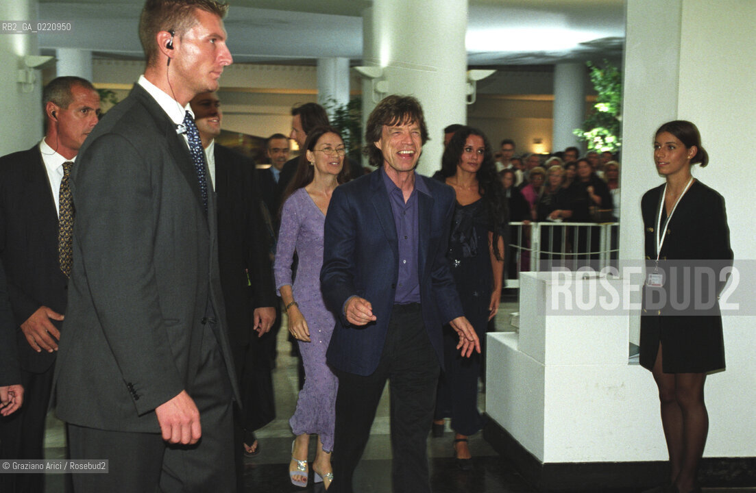 - Venezia, 2000. 57°Festival Internazionale dArte Cinematografica di Venezia.Il cantante rock Mick Jagger, leader dei Rolling Stones,alla prima del film Liam al Palazzo del Cinema. Cinema ritratto musica cantante rock.- Venice, 2000. 57th Venice International Film Festival. Portrait of the singer Mick Jagger, leader of the band Rolling Stones, at projection of the film Liamin the Palazzo del Cinema  ©  Graziano Arici