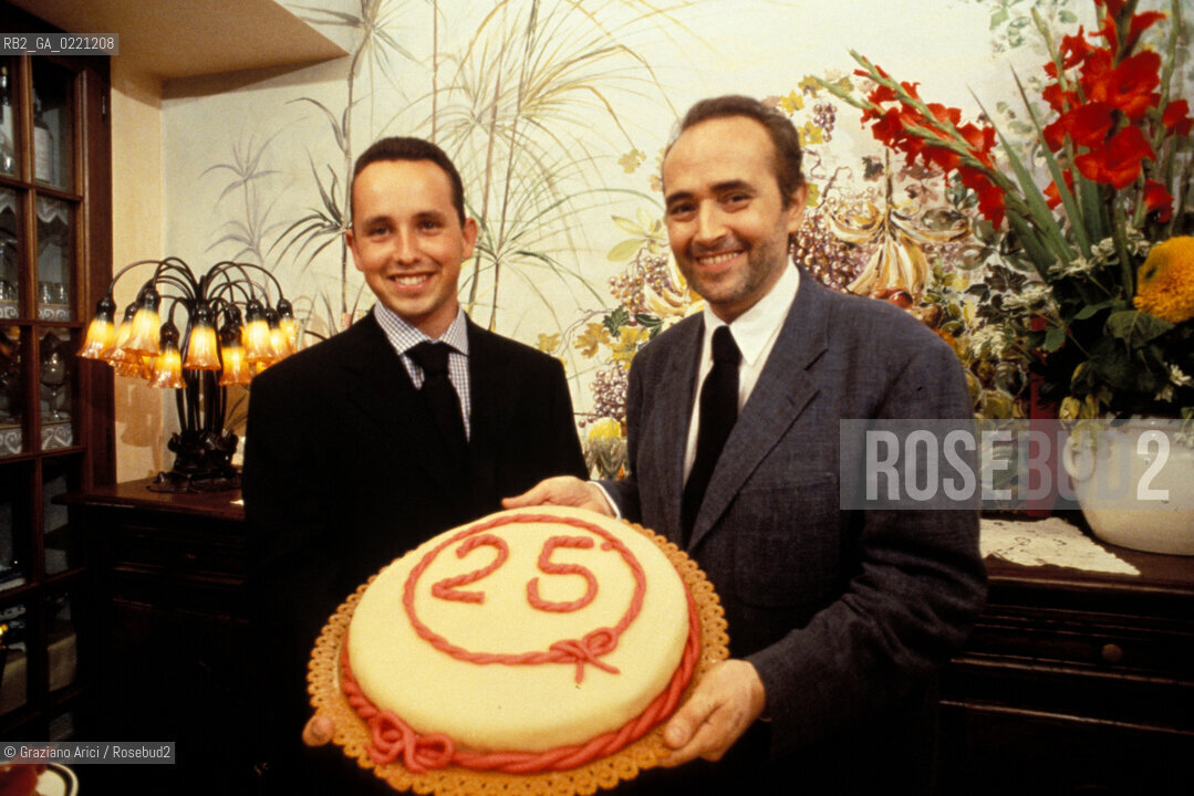 _Verona,1995. Il tenore spagnolo Josè Carreras durante la celebrazione dei suoi 25 anni di carriera con suo figlio Albert. Musica opera cantante lirica tenore.- Verona,1995. The spanish tenor Josè Carreras during the celebration for 25 years of career with his son Albert ©Graziano Arici/Rosebud2.