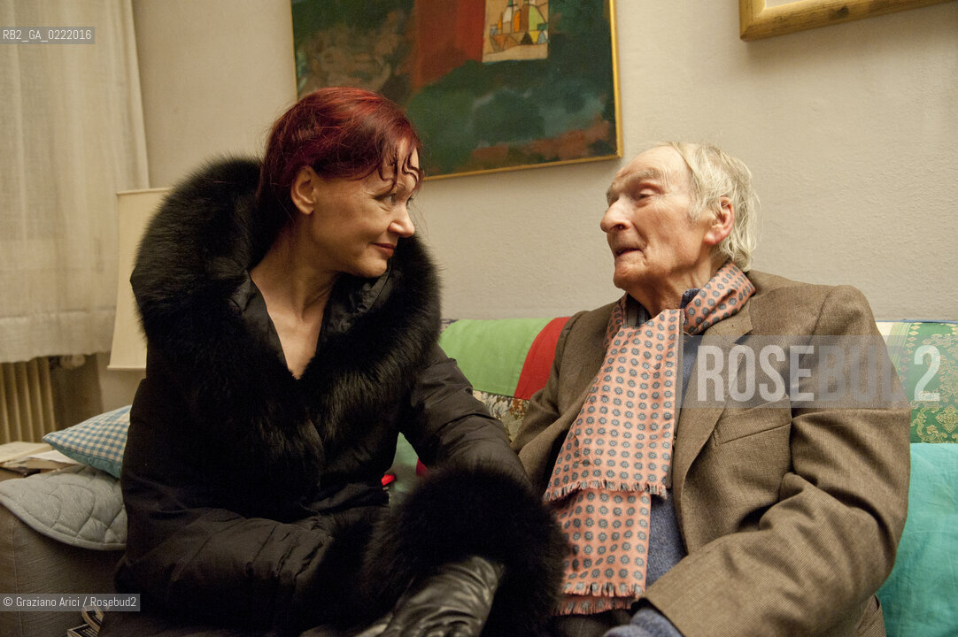 Pieve di Soligo (TV) 14/1/02/11 - In St Valentinès Day, the poet Patrizia Valduga, in Pieve di Soligo to present his book Poeti innamorati about poetry and love, meet the poet Andrea Zanzotto at home letteratura poesia ©Graziano Arici/Rosebud2