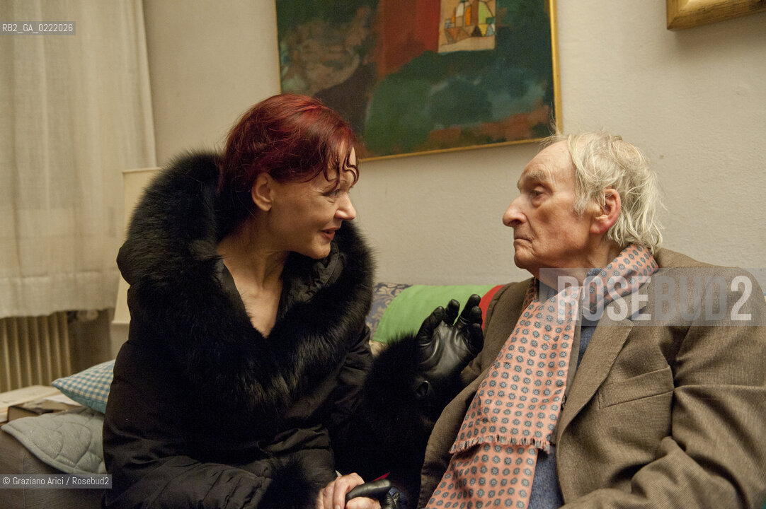 Pieve di Soligo (TV) 14/1/02/11 - In St Valentinès Day, the poet Patrizia Valduga, in Pieve di Soligo to present his book Poeti innamorati about poetry and love, meet the poet Andrea Zanzotto at home letteratura poesia ©Graziano Arici/Rosebud2