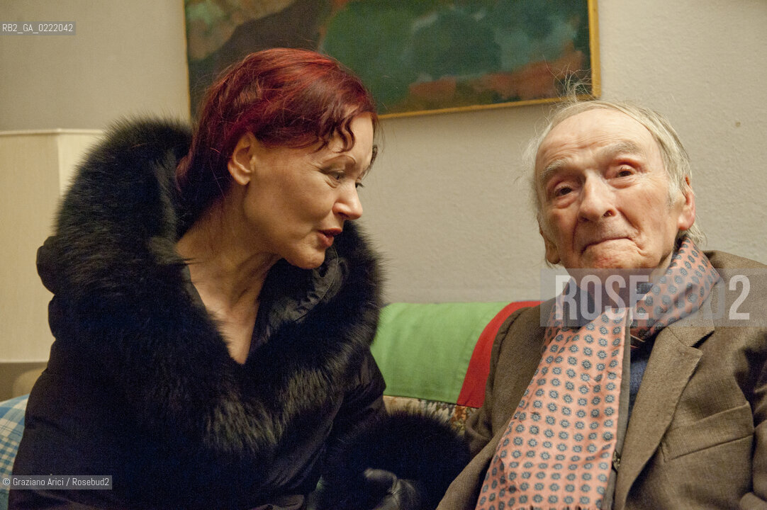 Pieve di Soligo (TV) 14/1/02/11 - In St Valentinès Day, the poet Patrizia Valduga, in Pieve di Soligo to present his book Poeti innamorati about poetry and love, meet the poet Andrea Zanzotto at home letteratura poesia ©Graziano Arici/Rosebud2