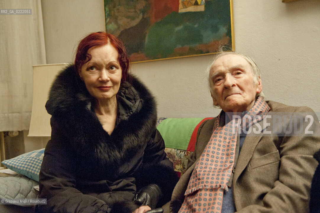 Pieve di Soligo (TV) 14/1/02/11 - In St Valentinès Day, the poet Patrizia Valduga, in Pieve di Soligo to present his book Poeti innamorati about poetry and love, meet the poet Andrea Zanzotto at home letteratura poesia ©Graziano Arici/Rosebud2