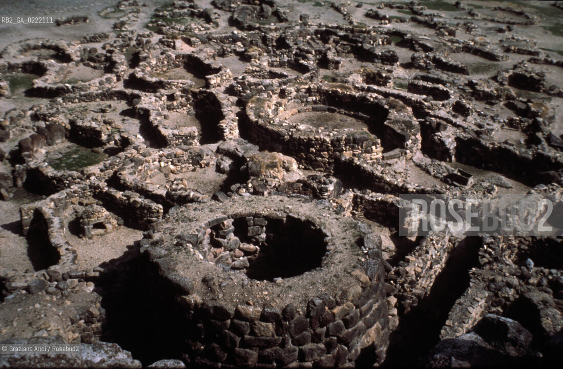 Sardegna,1988.Villaggio nuragico di Barumini situato nella regione storica della Marmilla.Nel paese ha sede Su Nuraxi il complesso nuragico più famoso della Sardegna..Sardinia,1988. Su Nuraxi s a nuragic archaeological site in Barumini ©Graziano Arici/Rosebud2