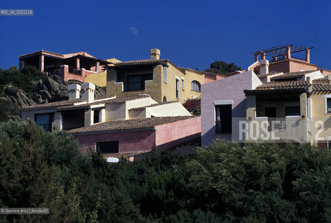 - Sardegna,2002. Costa Smeralda,Porto Cervo.Residence Bagaglino. Geo isola Porto Cervo Costa Smeralda Yacht club .- Sardinia,2002.Emeral Coast, Porto Cervo.Residence Bagaglino ©Graziano Arici/Rosebud2