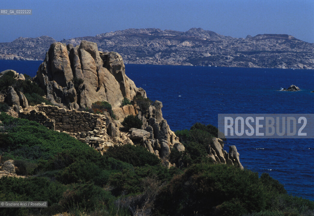 Sardegna,2002.Parco Nazionale dellArcipelago de La Maddalena. Isola della Maddalena.Spiagge dellisola.Geo isola arcipelago parco.Sardinia,2002.National Parc of La Maddalena.La Maddalena is the largest town in the Maddalena arcipelago ©Graziano Arici/Rosebud2