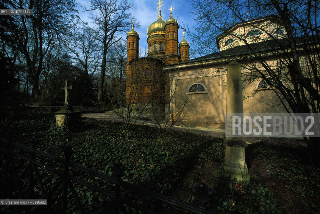 Weimar (Germania)1994. Il cimitero antico,la tomba dei poeti Johann Wolfgang von Goethe e Friedrich Schiller. Geo Letteratura cimitero tomba Poesia.Weimar (Germany)1994. The cemetery and the Johann Wolfgang von Goethe and Friedrich Schillers tomb © Graziana Arici