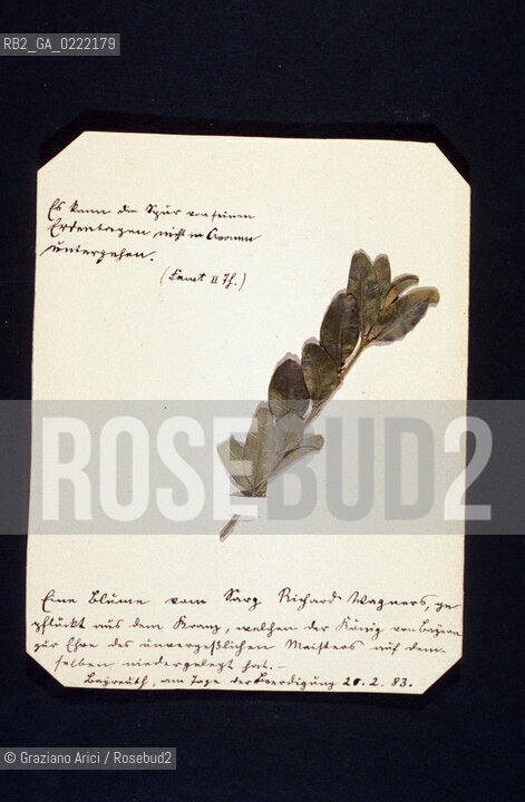 -Venezia,Museo Richard Wagner- Cà Vendramin Callergi. 1883.Il ramoscello della corona del re Ludwig di Baviera inviato per la morte di Richard Wagner..-Venice, Richard Wagner Museum- Cà Vendramin Callergi.1883.The branch of the Ludwig of Bavaria kings crown, tribute to the death of the composer  Richard Wagner - Archivio Graziano Arici.La cessione dei diritti di questa immagine si intende per quanto di nostra competenza. Non comprende invece le eventuali spese  relative a diritti che potranno essere richiesti dagli Enti o persone fisiche cui appartengono eventualmente i soggetti  ripresi. Tali costi, ove necessari, e l’espletamento di qualsivoglia pratica di richiesta di concessione del permesso di pubblicazione sono esclusivamente a carico e a cura del soggetto acquirente di questa immagine.