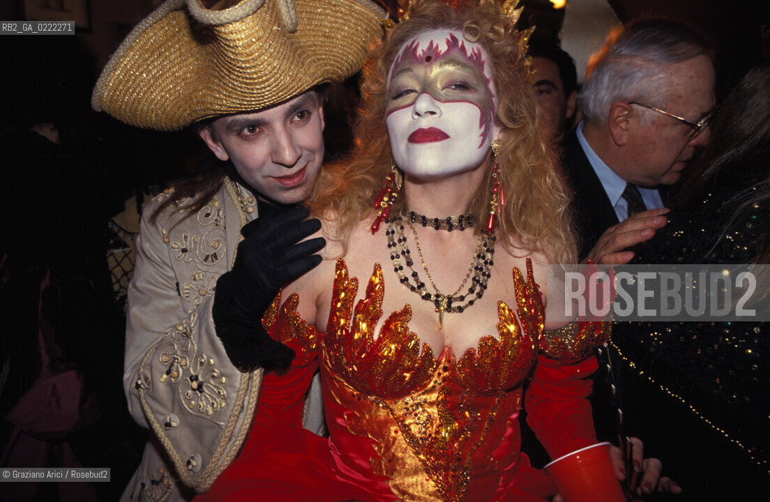 - Venezia, 1986.Carnevale. Ballo della stampa a Palazzo Malipiero organizzato da Bruno Tosi. Carnevale Festa Stampa.- Venice, 1986. Carnival of Venice. Press Party in the Palazzo Malipiero ©Graziano Arici/Rosebud2